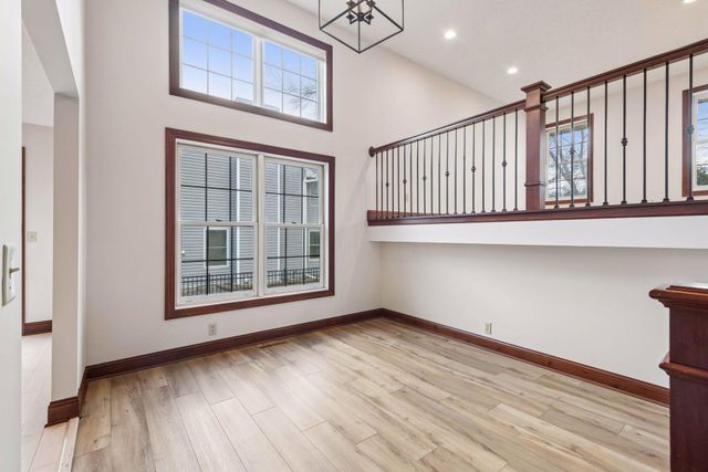 19440 Vine Ridge Road, Shorewood, MN 55331