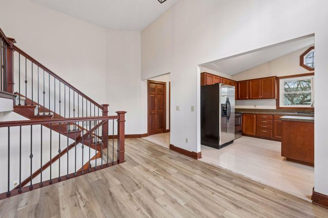 19440 Vine Ridge Road, Shorewood, MN 55331