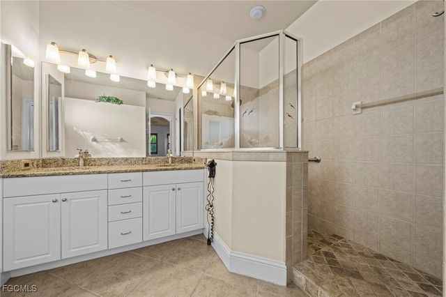 3237 Yucatan PKWY, Cape Coral, FL 33993