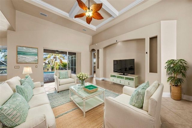 3237 Yucatan PKWY, Cape Coral, FL 33993