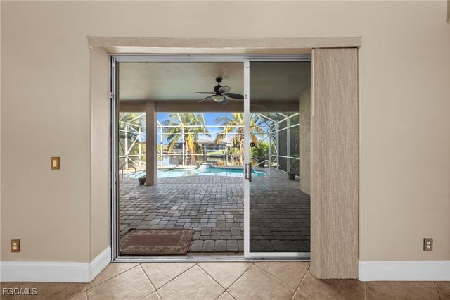 3237 Yucatan PKWY, Cape Coral, FL 33993