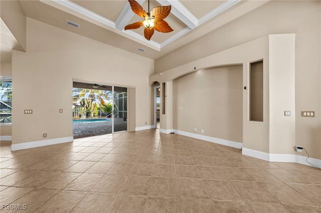 3237 Yucatan PKWY, Cape Coral, FL 33993