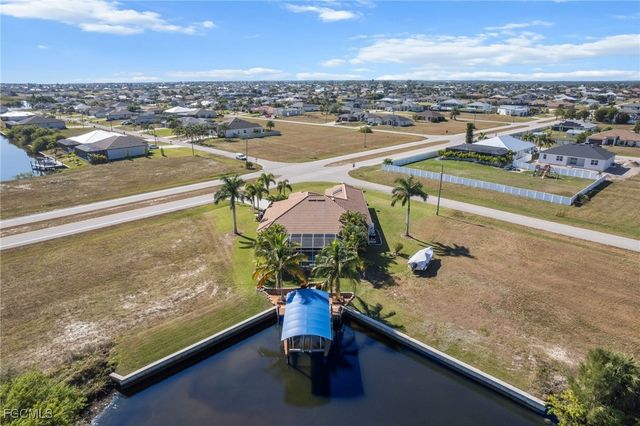 3237 Yucatan PKWY, Cape Coral, FL 33993