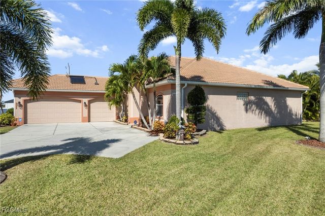 3237 Yucatan PKWY, Cape Coral, FL 33993