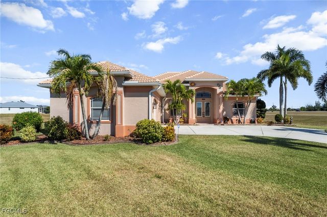 3237 Yucatan PKWY, Cape Coral, FL 33993