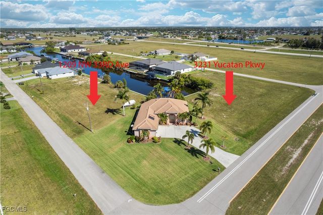 3237 Yucatan PKWY, Cape Coral, FL 33993