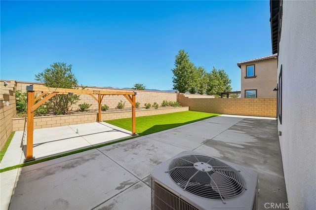 16750 Yarrow Lane, Fontana, CA 92336