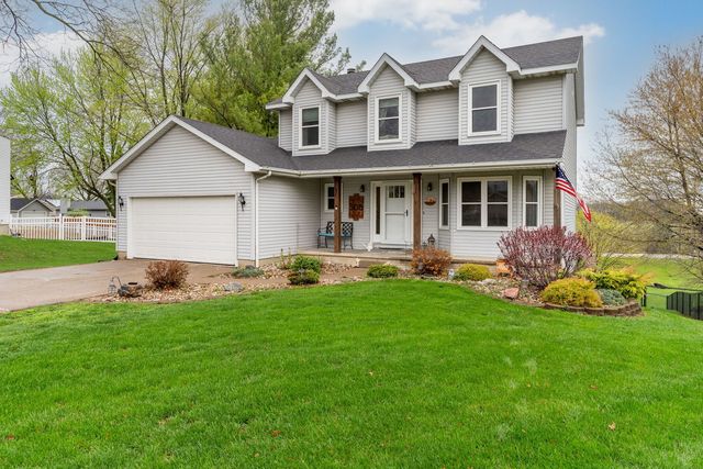 308 E Brownlie Lane, Long Grove, IA 52756