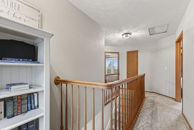 308 E Brownlie Lane, Long Grove, IA 52756