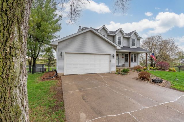 308 E Brownlie Lane, Long Grove, IA 52756