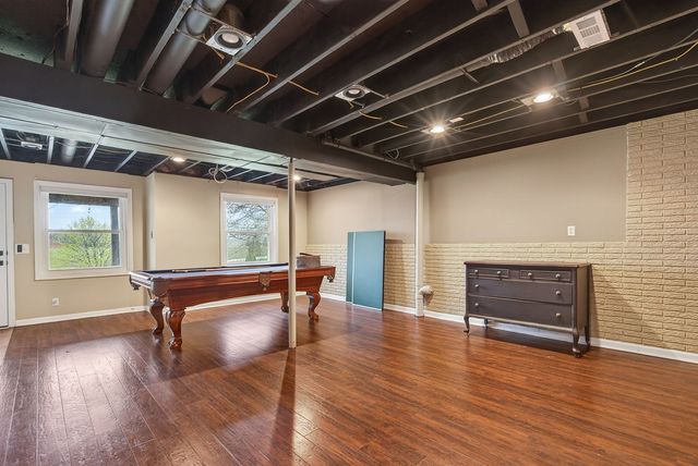 308 E Brownlie Lane, Long Grove, IA 52756