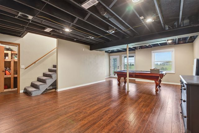 308 E Brownlie Lane, Long Grove, IA 52756