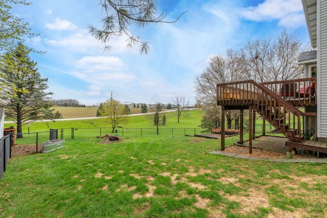 308 E Brownlie Lane, Long Grove, IA 52756