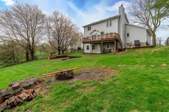 308 E Brownlie Lane, Long Grove, IA 52756