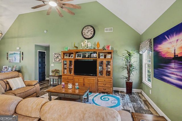 225 Cole Forest Boulevard, Barnesville, GA 30204