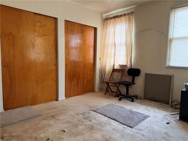 1515 Manhattan St, Manchester, PA 15233