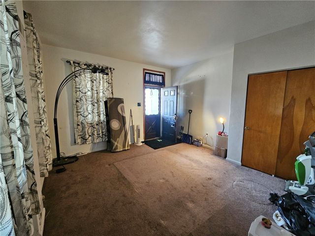 1515 Manhattan St, Manchester, PA 15233