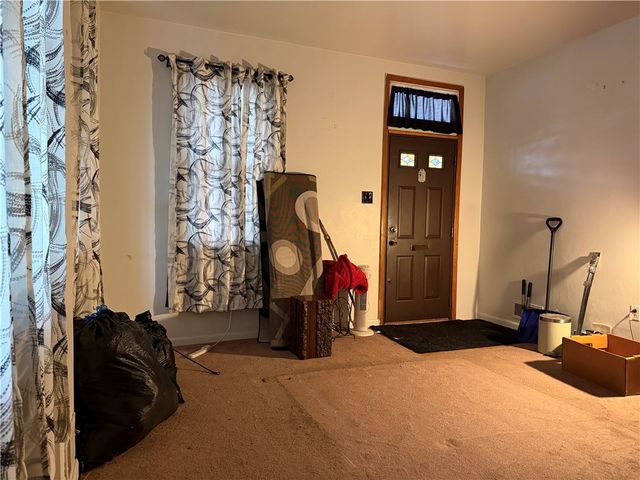 1515 Manhattan St, Manchester, PA 15233