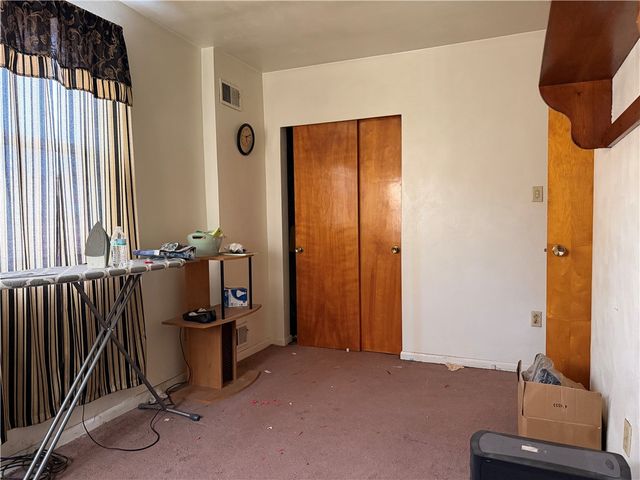 1515 Manhattan St, Manchester, PA 15233