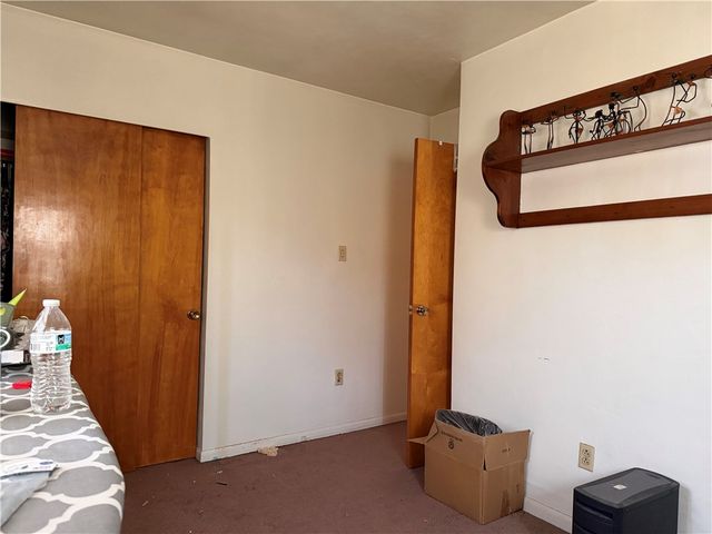 1515 Manhattan St, Manchester, PA 15233