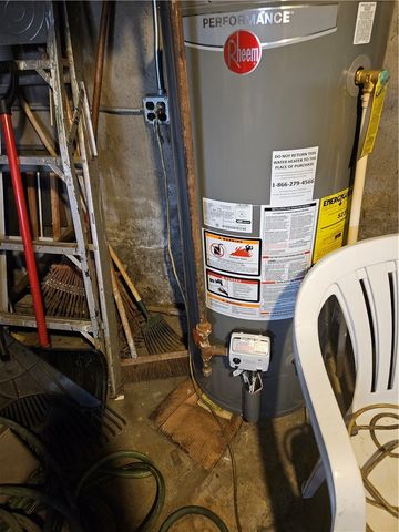 1515 Manhattan St, Manchester, PA 15233