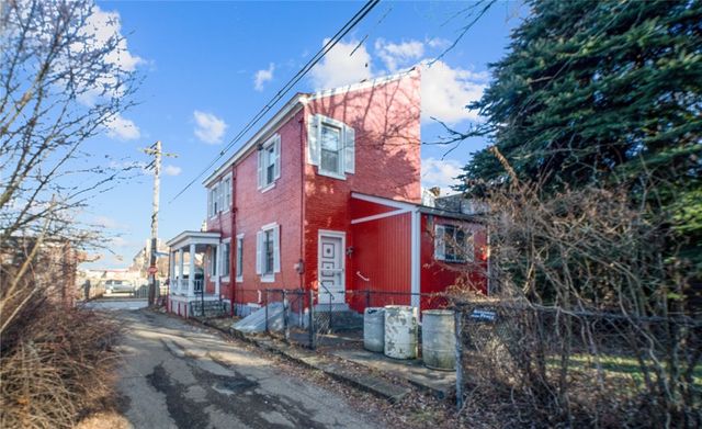 1515 Manhattan St, Manchester, PA 15233