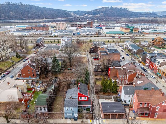 1515 Manhattan St, Manchester, PA 15233