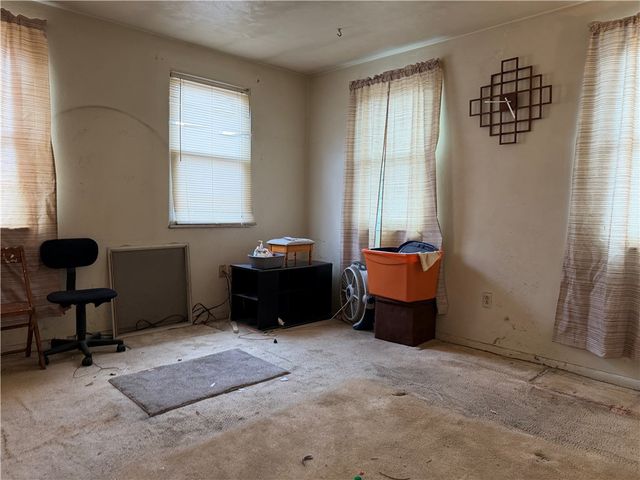 1515 Manhattan St, Manchester, PA 15233