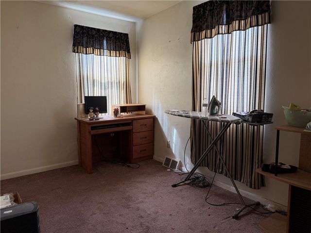 1515 Manhattan St, Manchester, PA 15233