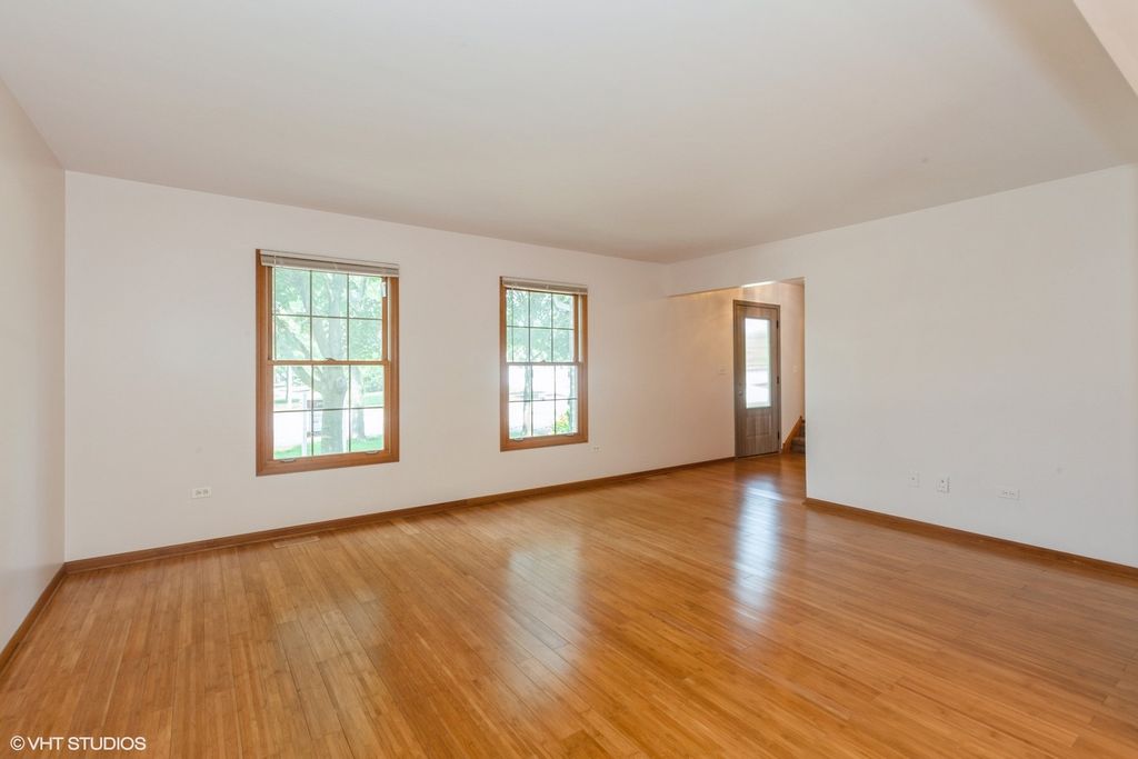 8885 Dryden Street, Woodridge, IL 60517 — photo 3