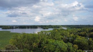 2405 RAWSONVILLE Road, Van Buren Twp, MI 48111