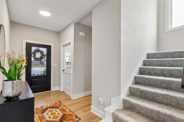 9528 NW 82nd Avenue, Johnston, IA 50131