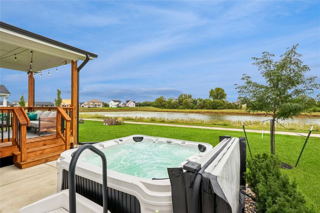 9528 NW 82nd Avenue, Johnston, IA 50131