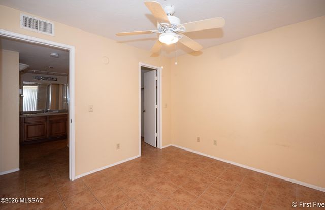 1810 E Blacklidge Dr Apt 316, Tucson, AZ 85719