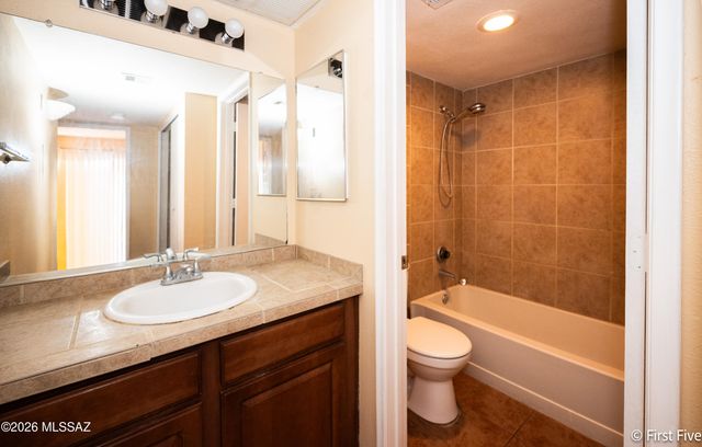 1810 E Blacklidge Dr Apt 316, Tucson, AZ 85719