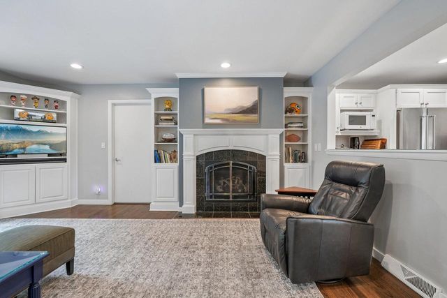 3428 S 119th STREET, West Allis, WI 53227