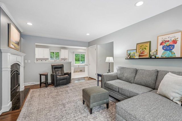 3428 S 119th STREET, West Allis, WI 53227