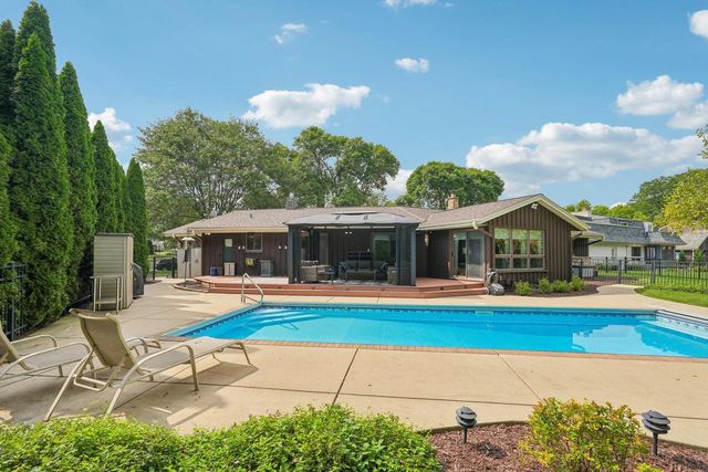 3428 S 119th STREET, West Allis, WI 53227