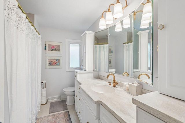 3428 S 119th STREET, West Allis, WI 53227