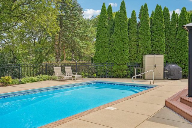 3428 S 119th STREET, West Allis, WI 53227