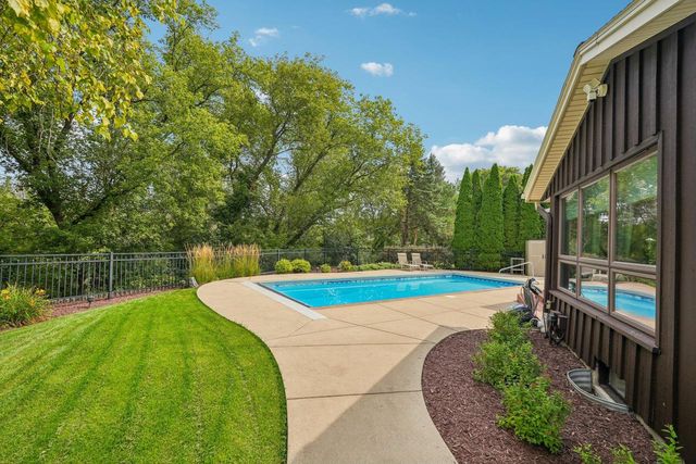 3428 S 119th STREET, West Allis, WI 53227