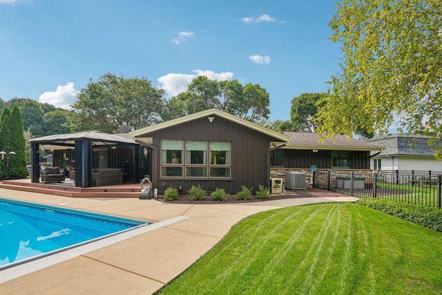 3428 S 119th STREET, West Allis, WI 53227