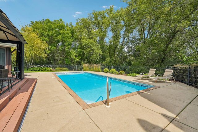 3428 S 119th STREET, West Allis, WI 53227