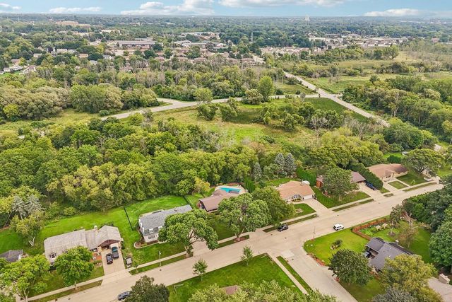 3428 S 119th STREET, West Allis, WI 53227