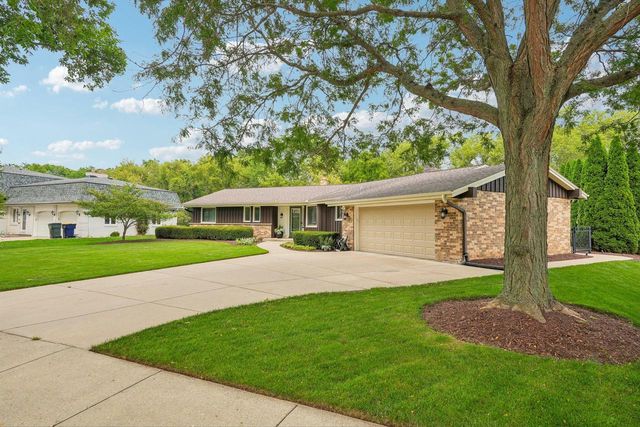 3428 S 119th STREET, West Allis, WI 53227