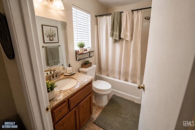410 Lake Valley Dr, Bakersfield, CA 93307