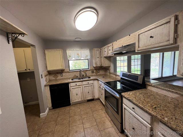 12439 E 14th Place, Tulsa, OK 74128