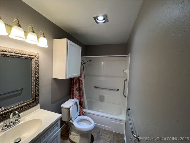 12439 E 14th Place, Tulsa, OK 74128