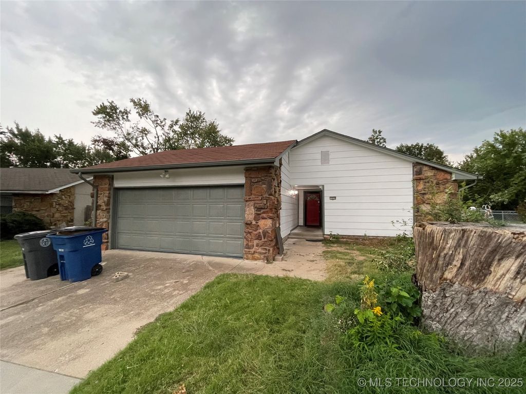 12439 E 14th Place, Tulsa, OK 74128