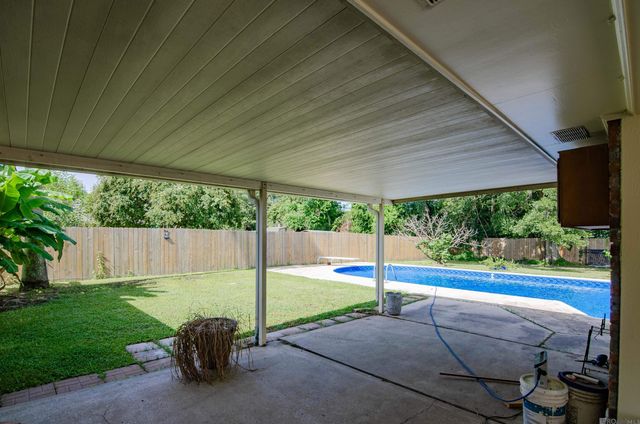 6647 Maple St, Zachary, LA 70791